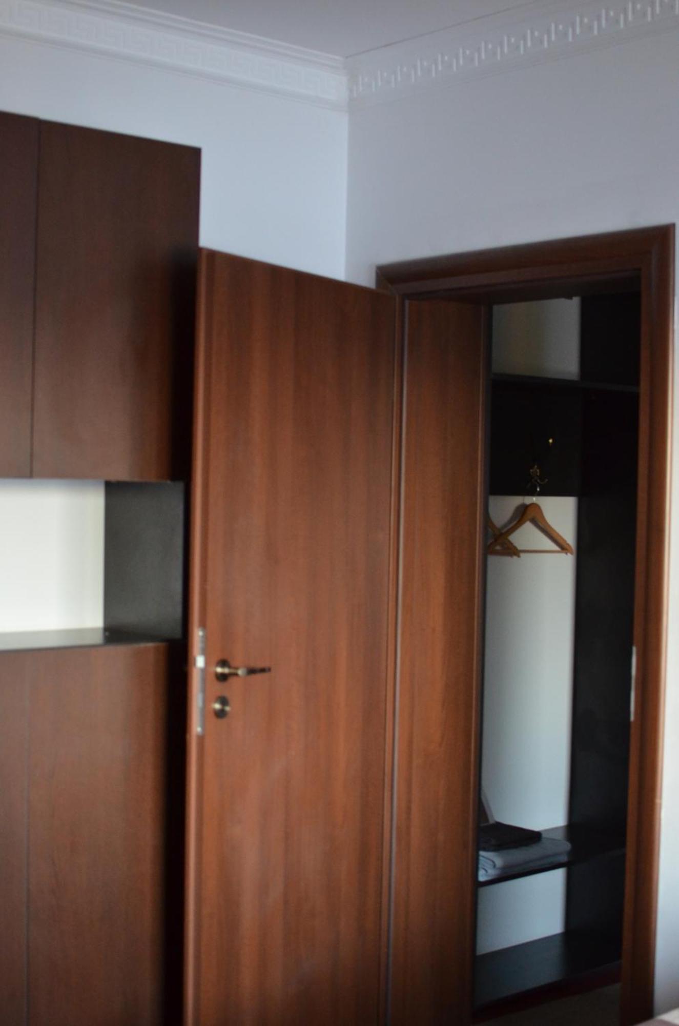 Vila Cu Trandafiri Cozy Apartments 2 Camere Bragadiru Экстерьер фото